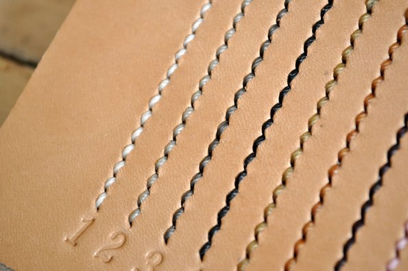手縫い専用ステッチ | CONCEPT | 総手縫いの革製品のお店。財布、革小物、バッグなどのオーダーメイドも承ります。leather