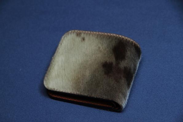 折り財布】 スタンダード アザラシ毛皮 | STOCK LIST | 総手縫いの