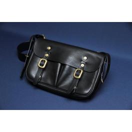 【ショルダーバッグ】<br />ミニショルダー<br />オイルアンティック<br />ブラック<br />SBG007